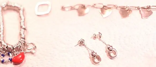 How to Clean Silver Necklaces According to a Jewelry Expert