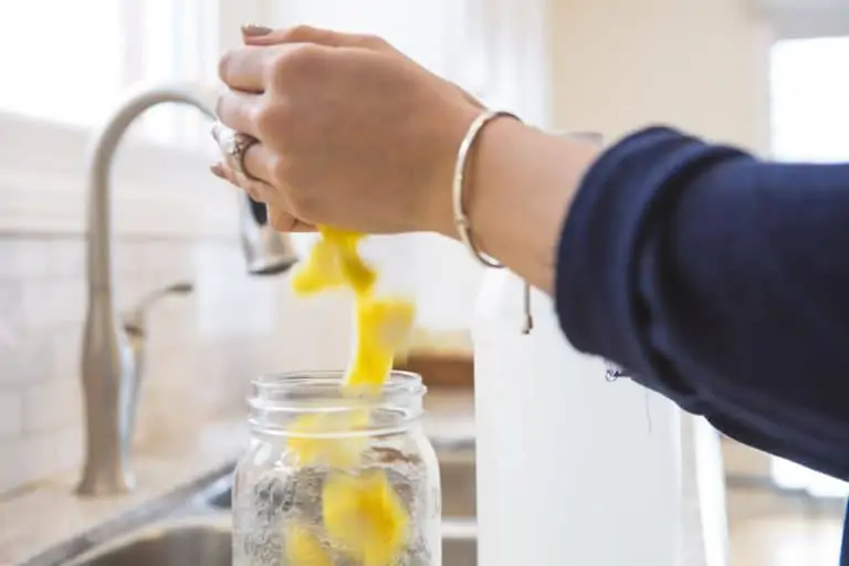 vinegar with lemon peel