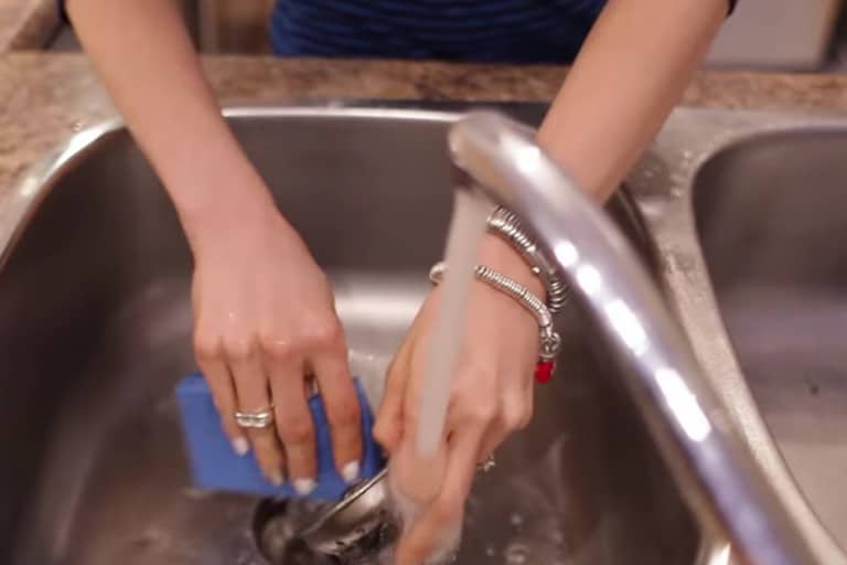 clean a nasty kitchen