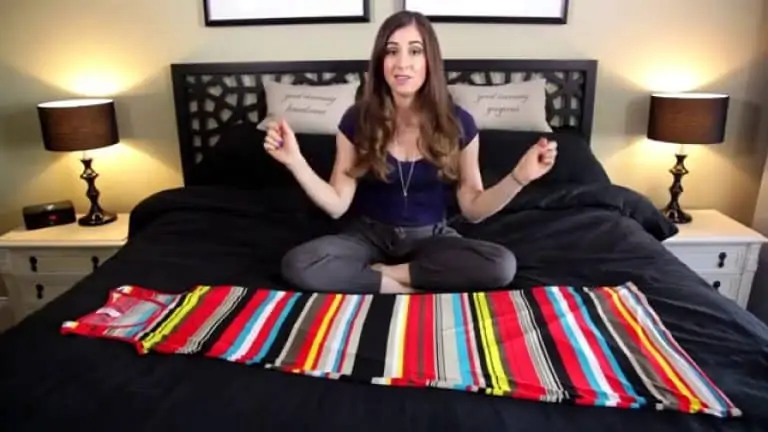 Folding Tips: Fitted Sheet, Dresses & Skirts, Hang Fold, Towel Swan! Folding Tips: Fitted Sheet, Dresses & Skirts, Hang Fold, Towel Swan!
