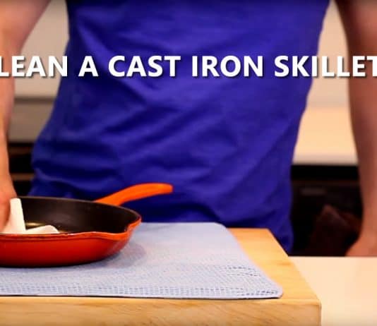 How to Quickly Clean A Cast Iron Pan!