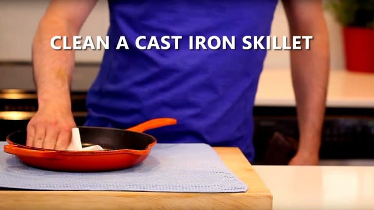 How to Quickly Clean A Cast Iron Pan!