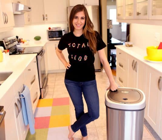 How to Clean Your Garbage Can (Indoor & Outdoor)