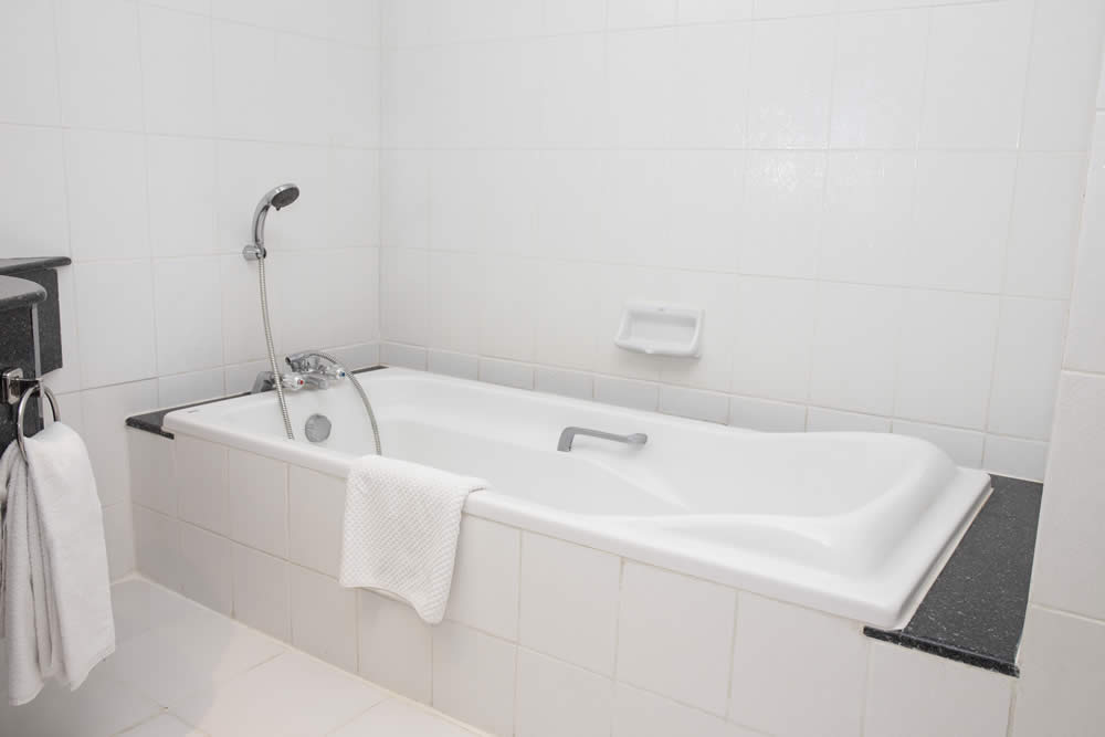 bathtub tile cleaner