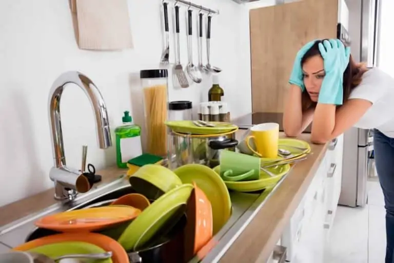 10-Minute Kitchen Cleaning Routine: 5 Cleaning Tips 10-Minute Kitchen Cleaning Routine: 5 Cleaning Tips