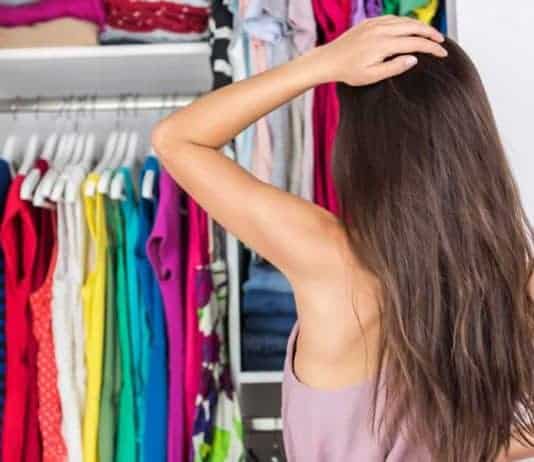 How to Organize Your Small Closet declutter the closet