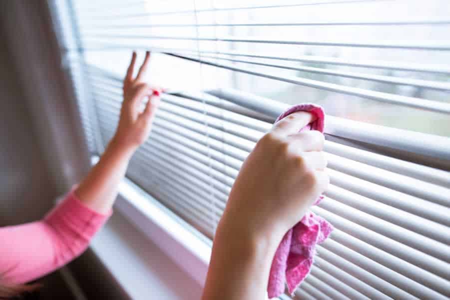 cleaning blinds