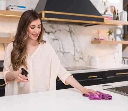 Small Spaces: Weekly Cleaning Routine! cleaning a counter