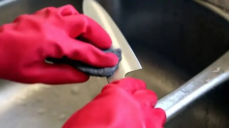cleaning a knife