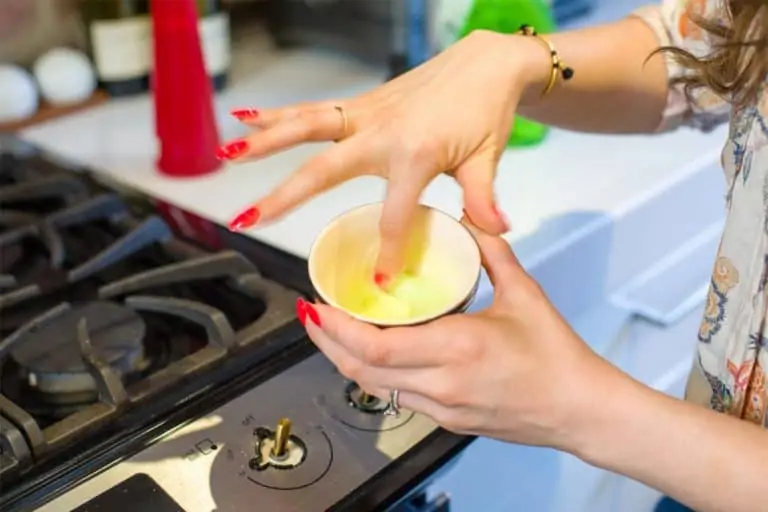 10 Amazing Rubbing Alcohol Hacks! 10 Amazing Rubbing Alcohol Hacks!