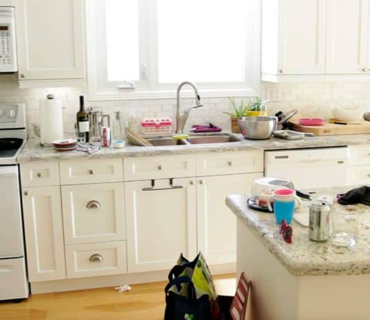 5 Tips to Keep Your Kitchen Clean While Cooking! messy kitchen