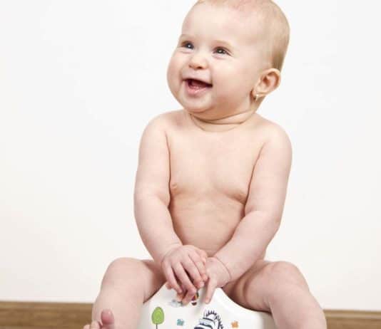 Potty Training Tips and Clean Up: 3 Easy Steps Baby using a potty chair