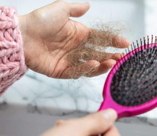 How to Clean a Hair Brush