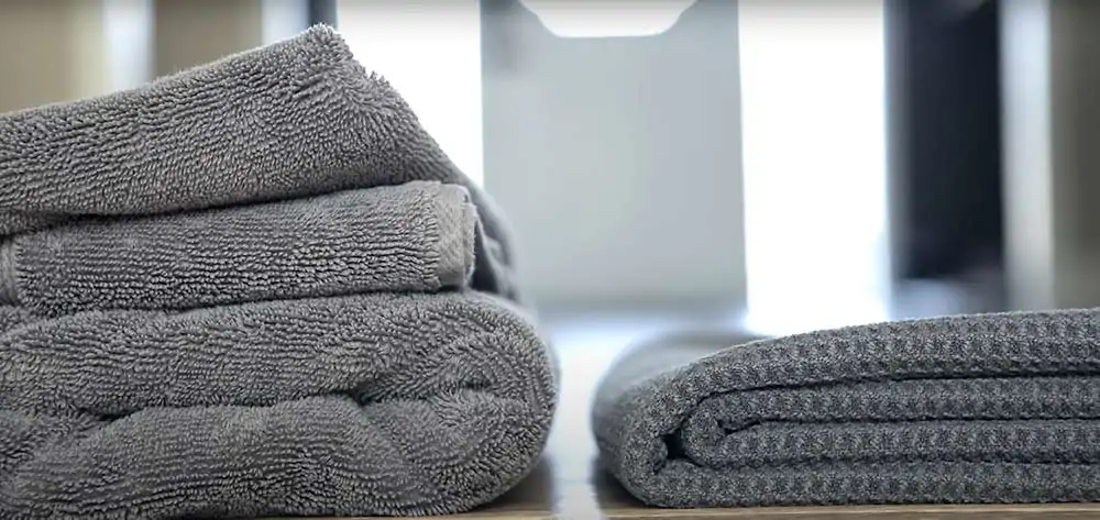 Cotton towels vs microfiber towels
