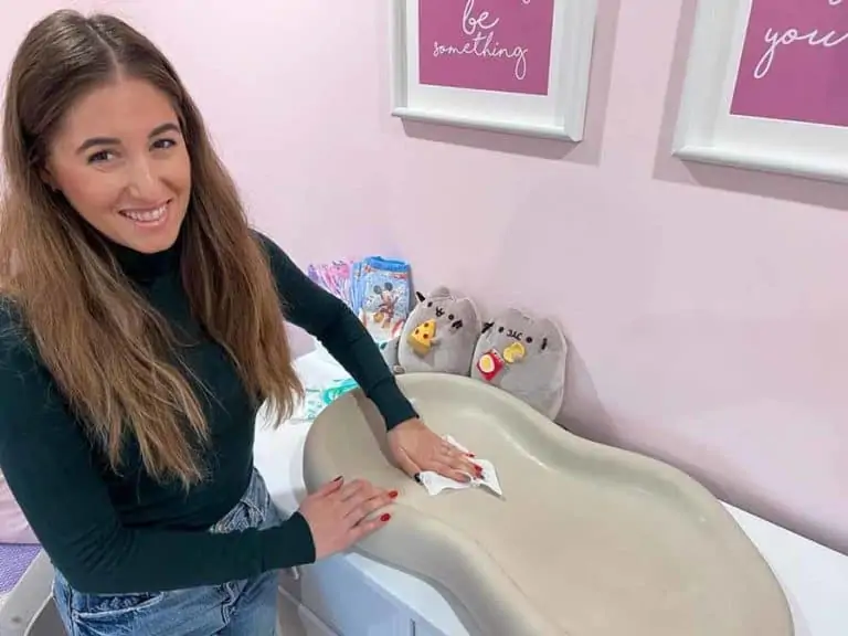 Clean A Baby Changing Table: 3 Quick And Easy Cleaning Tips Clean A Baby Changing Table: 3 Quick And Easy Cleaning Tips