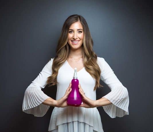 5 Minute Cleaning Jobs: Cleaning Hacks for Cleaning Fast Melissa Maker Holding Spray Bottle