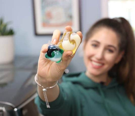 Laundry Packs 101 Melissa Maker holding a laundry pac