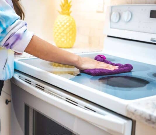 How to Clean an Oven (Non Self-Cleaning) cleaning oven